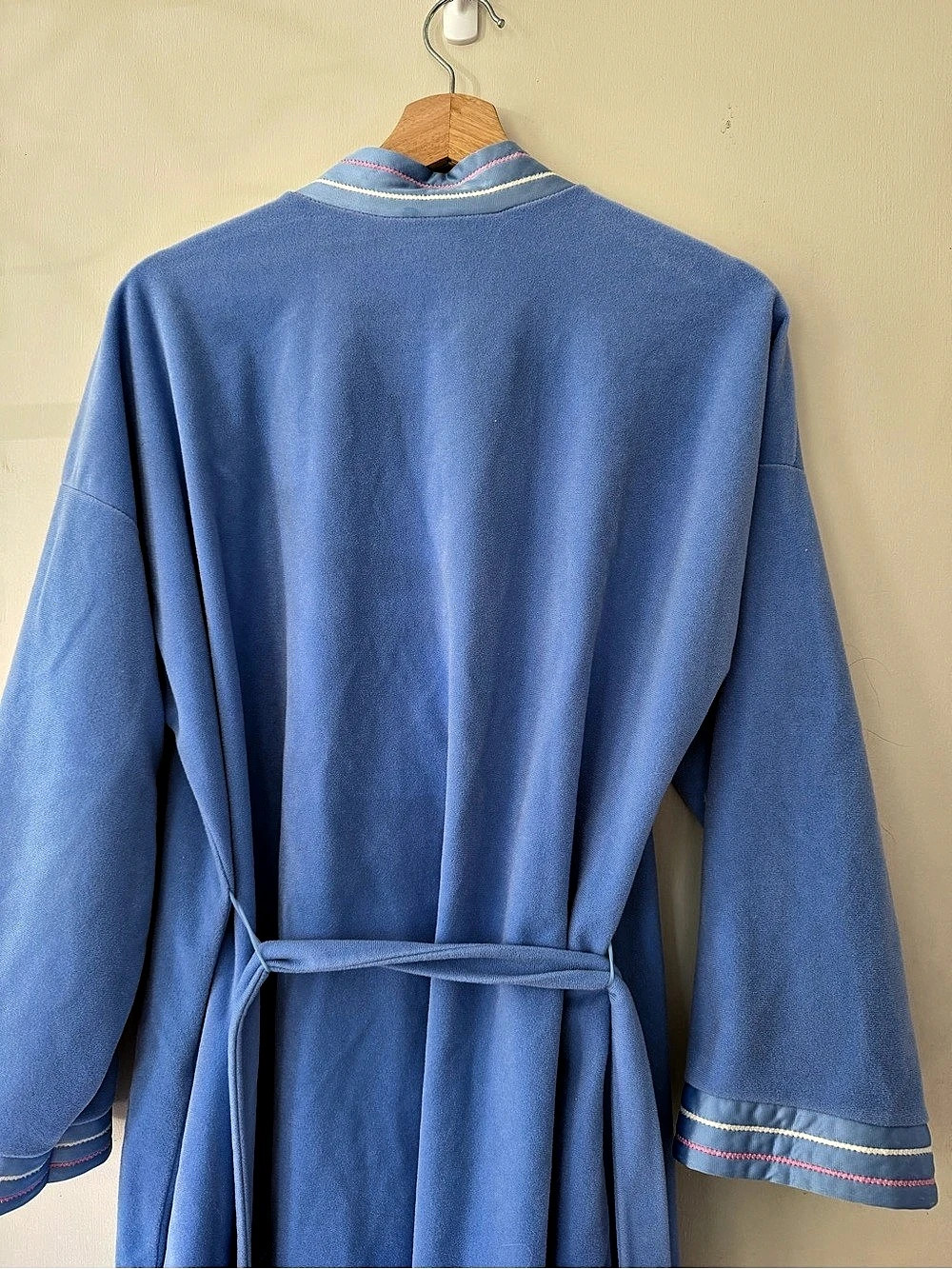 VINTAGE Vanity Fair Blue Robe - Picture 5 of 7